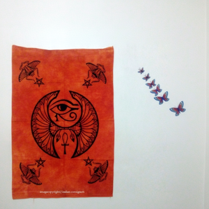 Tapiz de algodón para colgar en la pared, mantel mágico Ojo de Horus, póster pequeño, hermosa decoración de puerta por consignadores indios - Product Image 1
