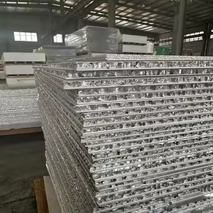 900*2300 Ventas directas de fábrica Panel de puerta de nido de abeja de alta calidad Paneles de puerta compuestos de aluminio personalizados - Product Image 3