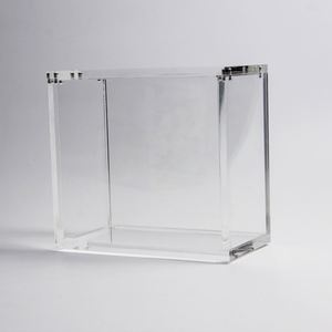 Boîte de présentation transparente en acrylique moderne FX avec propriétés magnétiques pour le rangement des cartes Pokémon - Product Image 4