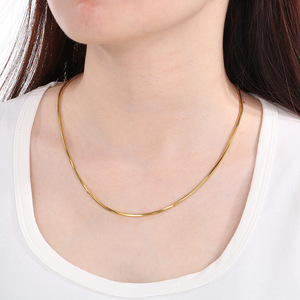Collar <span class=keywords><strong>de</strong></span> cadena <span class=keywords><strong>de</strong></span> <span class=keywords><strong>serpiente</strong></span> <span class=keywords><strong>de</strong></span> acero inoxidable con baño <span class=keywords><strong>de</strong></span> oro <span class=keywords><strong>de</strong></span> 18K al vacío, diseño exclusivo, estilo hip hop, para mujer, que no se desvanece - Product Image 4