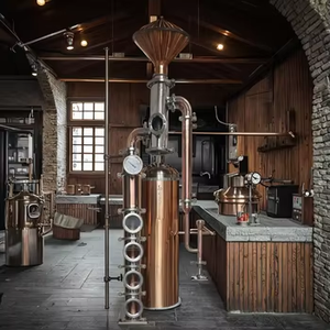Alambic à reflux commercial 200L avec condenseur à pompe en cuivre et jauge de niveau, pour Whisky, Vodka, Gin, Éthanol, en SUS304 SUS316, Certification CE - Product Image 2