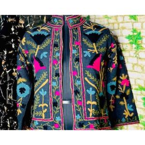 Nueva llegada elegante Suzani blanco impreso de punto transpirable Chaqueta de algodón Otoño Invierno con cremallera Botón Línea acolchada - Product Image 1