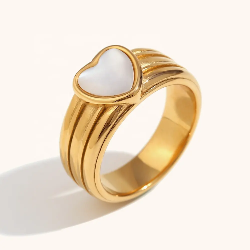Wholesale Custom 18K Gold Plated Waterproof Ring Fashion Jewelry Stainless Steel Simple Striped Shell Love Heart Rings For Women