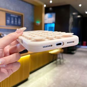 Funda de Silicona Creativa con Ventosas para iPhone 16 Pro Max, Cubierta Protectora 3D Líquida Simple a Prueba de Golpes 17 - Product Image 4