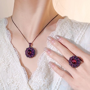 Ensemble de bijoux de mariée en cuivre écologique plaqué or noir, avec zircone cubique rouge 10*12mm, collier et bague pour mariage, vente en gros - Product Image 3
