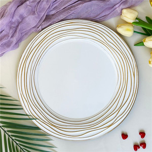 Plato Decorativo Moderno de 13 Pulgadas con Líneas Doradas, Bandeja de Plástico para Mesa de Comedor, Plato Base para Bodas, Restaurantes, Hogares <span class=keywords><strong>y</strong></span> Hoteles - Product Image 1