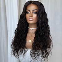 Perruque longue ondulée noire avec raie centrale naturelle, en cheveux humains Remy, frontale en dentelle, ondulations douces et fluides pour un glamour sans effort