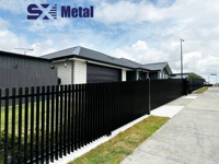 Zwart en grijs gepoedercoate 3D aluminium verticale lamellen veiligheidsomheining paardenhek balkon minimalistische tuinomheining