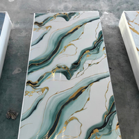 Panneaux muraux décoratifs intérieurs imperméables modernes en PVC laminé, panneaux UV pour revêtement mural de salon