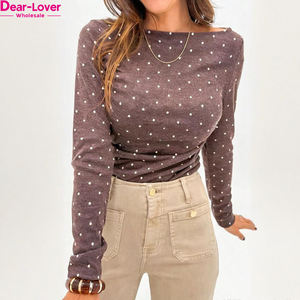 Dear-Lover Vente en gros de t-shirts pour femmes en tricot à manches longues à col bateau à pois marron foncé - Product Image 1