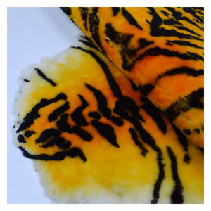 Alfombra de Piel de Oveja Sintética con Diseño de Tigre y Leopardo, Elegante y Lujosa, Cálida y Suave, Tapete de Pared Moderno, Antideslizante y Duradero para Sillas y Pisos - Product Image 5