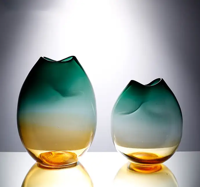 Wholesale New Design Minimalism Creative Green Glass Cheap Vase For Home Decor