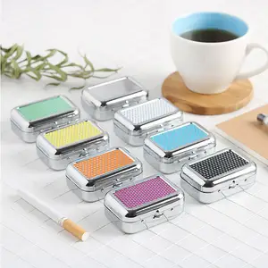 Posacenere tascabile quadrato in acciaio inossidabile colorato all'ingrosso, Mini posacenere per sigarette creativo portatile per la promozione