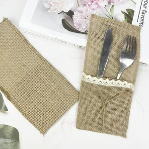 Prix de gros Porte-couverts Pochette Sac <span class=keywords><strong>Dentelle</strong></span> Lin <span class=keywords><strong>Jute</strong></span> <span class=keywords><strong>Jute</strong></span> pour Fête Couteau Fourchette Cuillère Paquet Logo personnalisé - Product Image 4