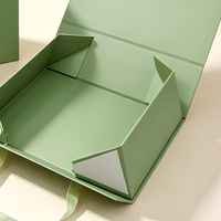 Boîte cadeau pliable mate avec intérieur doublé de satin et fermeture à ruban pour cadeaux, commandes en gros et logo personnalisé
