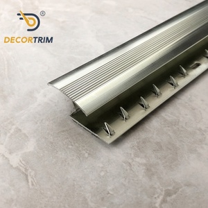 DECORTRIM Bande de seuil en aluminium pour sols en bois et moquettes, avec goupilles de fixation, pour usage résidentiel - Product Image 1