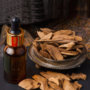 Prix de gros en gros: 100% Bougies et parfums de soin de la peau à l'huile de bois d'agar indien naturel pur - Product Image 3