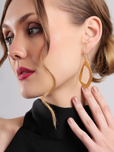 Pendientes Colgantes Horizon con Textura de Rayos de Sol, Aros Abiertos Geométricos, Joyería Moderna Escultural para Mujer - Product Image 3