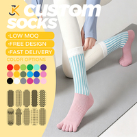 Chaussettes de yoga à cinq doigts rayées pour femmes, chaussettes de Pilates antidérapantes avec silicone, chaussettes respirantes en maille