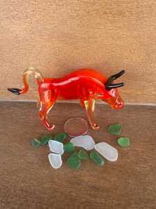 Figurine de taureau en verre soufflé à la main, décoration animale rouge, artisanat artistique fait main - Product Image 4
