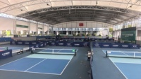 Structure de toit en membrane tendue à grande portée pour stade, auvent personnalisé pour terrain de sport extérieur avec membrane en PVDF