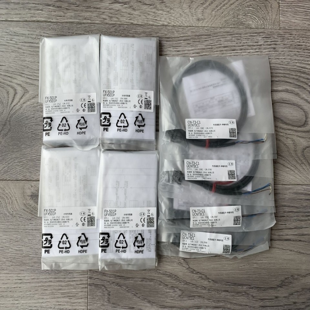 New Original CN-73-C1 Sensor Cable 2M One CN73C1 PLC Controller