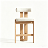 Tabouret de bar avec structure en bois massif frêne/chêne et assise et dossier rembourrés en tissu bouclé