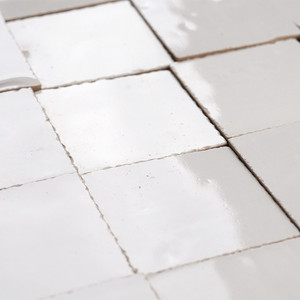 Piastrella Zellige Bianca 25x25 Cm Smaltata con Bordi Irregolari - Product Image 4