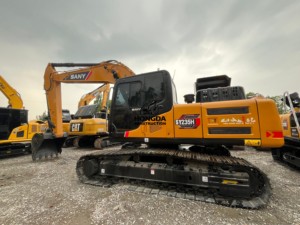 Excavadora de cadenas Sany Sy235c usada, 23.5 toneladas, motor de segunda mano, modelo 2022, 128kw de potencia, probada e inspeccionada - Product Image 2