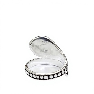 Anillo Único de Plata de Ley 925 con Amatista, Hecho a Mano, con Piedra Redonda Morada, Diseño Envolvente, Joyería para Uso Diario - Product Image 4