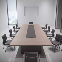 Table de conférence longue au design minimaliste, ensemble table et chaises, combinaison table longue et chaises pour grandes salles de réunion