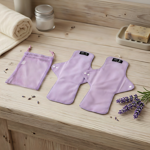 Lot de 2 serviettes menstruelles réutilisables avec sac imperméable, serviettes hygiéniques en tissu lavables et anti-fuites pour femmes, lavande - Product Image 1