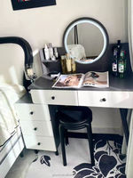Table de maquillage moderne intelligente à LED avec miroir éclairé Mobilier de chambre à coucher en MDF amovible Commode de bureau Style panneau pour petits appartements