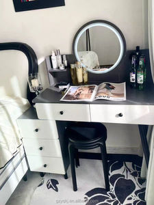 <span class=keywords><strong>Table</strong></span> de maquillage moderne intelligente à LED avec miroir éclairé Mobilier de chambre à coucher en MDF amovible Commode de bureau Style panneau pour petits appartements - Product Image 5