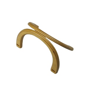 Poignée de <span class=keywords><strong>sac</strong></span> en <span class=keywords><strong>bois</strong></span> pour <span class=keywords><strong>sac</strong></span> à main prix usine accessoires de mode en <span class=keywords><strong>bois</strong></span> naturel accessoires de vêtement accessoires de décoration Xinyuan - Product Image 5