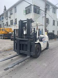 Montacargas TC-M FD50 de Segunda Mano en Oferta, Capacidad de 5000 kg, Diésel, con Desplazador Lateral Opcional y Diferentes Alturas de Mástil - Product Image 3