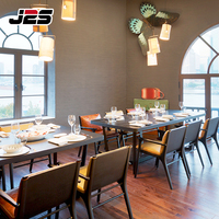 Ensemble table et chaises de restaurant en cuir rembourré, design d'intérieur commercial pour hôtel, projet de luxe sur mesure J2S