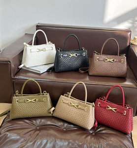 Bolso de mano retro de moda para mujer, bolso tejido de cuero PU, bolso bandolera de lujo para mujer, bolso tote. - Product Image 1