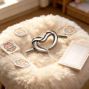 Accessoires vestimentaires, étiquette métallique personnalisée de marque, logo gravé plaqué, étiquette métallique à coudre pour maillots de bain - Product Image 1