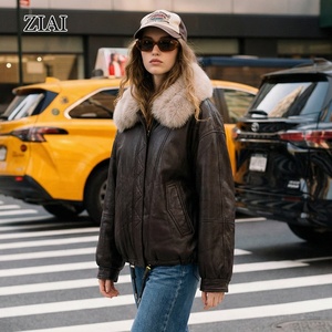 <span class=keywords><strong>Giacca</strong></span> Puffer <span class=keywords><strong>Oversize</strong></span> da <span class=keywords><strong>Donna</strong></span> in Ecopelle Scura con Collo in Finta Pelliccia di Volpe Grigia - Product Image 1