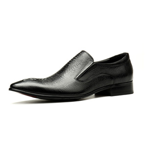 Men's custom-designed breathable crocodile-patterned pointed-toe leather business formal <b>shoes</b> and men's office <b>shoes</b> - Product Image 5