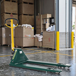 Camion de palette manuel vert militaire 550x1150mm avec roues en nylon noir pour la logistique d'entrepôt - Product Image 6