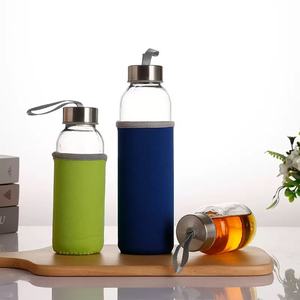 Classy 300ml 420ml 500ml 750ml 1000ml Botella de agua de vidrio Tapa plateada para mujeres Serigrafía personalizable Sellado de corcho Favorecido - Product Image 3