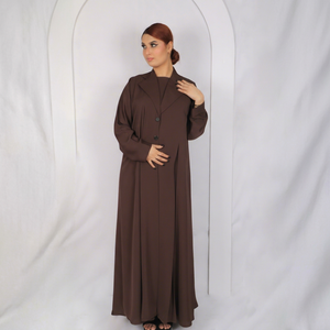 Abaya longue marron respirante et modeste pour femme ALRESHA, col chemise, manches longues, couleur unie, coupe ample évasée pour le quotidien - Product Image 1