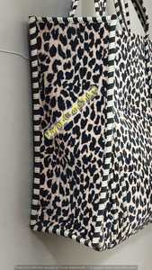 Sac fourre-tout en velours imprimé léopard, sac de shopping tendance à ouverture supérieure, toutes saisons, grand sac de transport pour femmes - Product Image 3