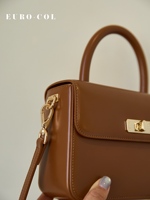 Proveedor de Bolsos de Cuero Encerado, Fábrica de Bolsos de Hombro Personalizados, Bolsos Cruzados Cuadrados Premium, Compras al por Mayor para Salas de Exhibición