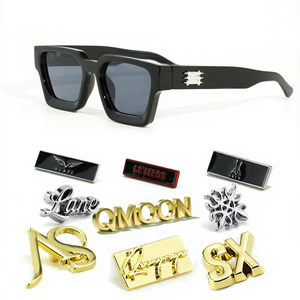 Logo personalizzato 3d Logo in metallo dorato diamanti argentei <span class=keywords><strong>occhiali</strong></span> <span class=keywords><strong>da</strong></span> <span class=keywords><strong>vista</strong></span> tempie Pc acetato personalizzato 3d metallo Logo per <span class=keywords><strong>occhiali</strong></span> <span class=keywords><strong>da</strong></span> sole - Product Image 1