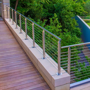 Balustrade à câbles double design en acier inoxydable, montée au sol, avec main courante à câbles - Product Image 1