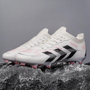 Tacos de Fútbol para Adolescentes con Tacos Largos, Transpirables, para Entrenamientos y Partidos - Product Image 1