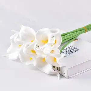 Vendita all'ingrosso nero bianco calla lily bouquet-Alta qualità mini pu simulazione fiore calla lily bouquet da sposa decorazioni per la casa ornamenti fotografia puntelli